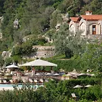 Dionysos Hotel 3*