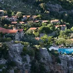 Dionysos Hotel 3*